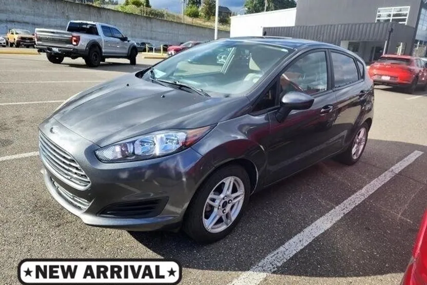 2017 Ford Fiesta SE photo 1