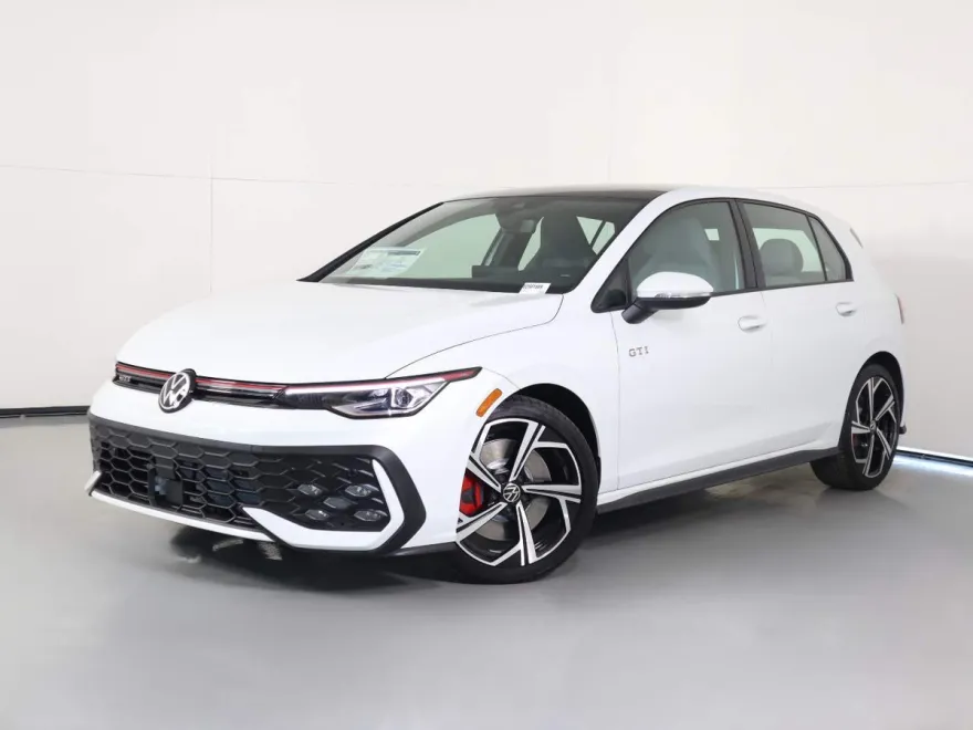 2025 Volkswagen Golf GTI SE photo 1