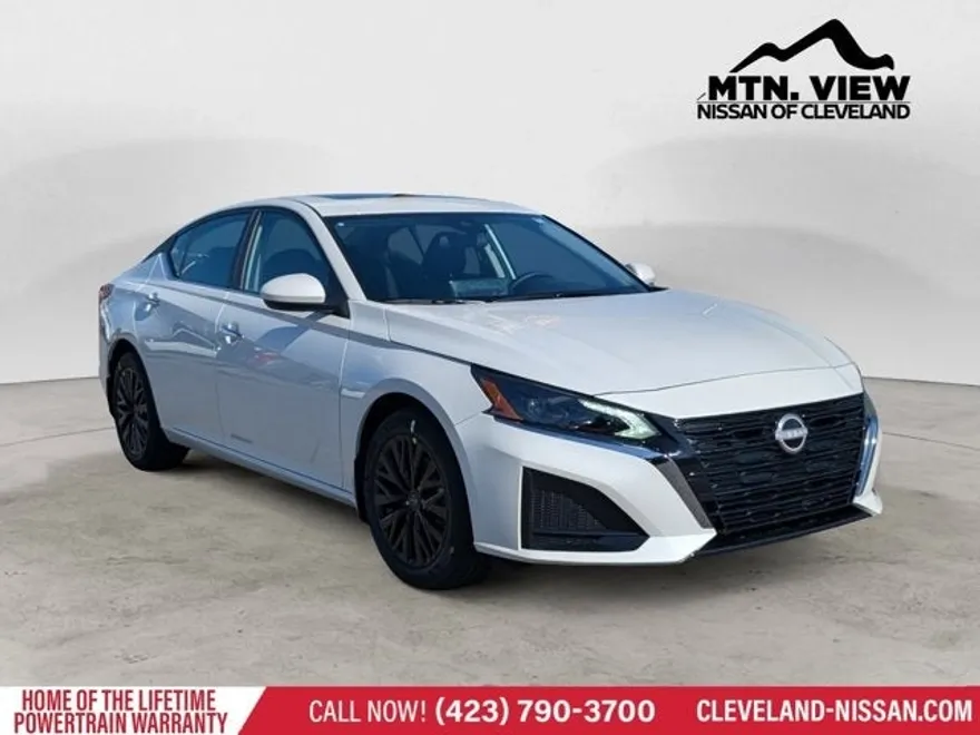 2025 Nissan Altima SV photo 1