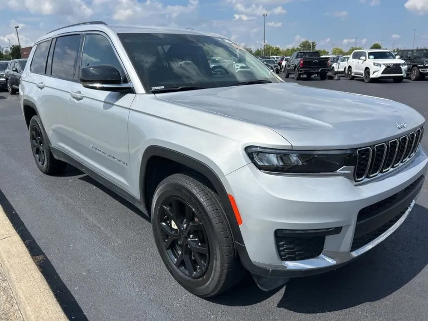 2022 Jeep Grand Cherokee Limited photo 1