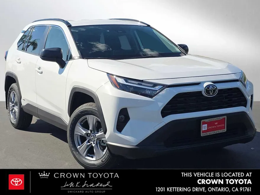2025 Toyota RAV4 Hybrid LE photo 1
