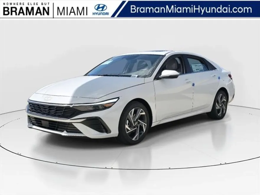 2025 Hyundai Elantra SEL Convenience photo 1