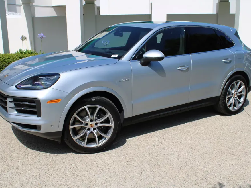 2025 Porsche Cayenne E-Hybrid photo 1