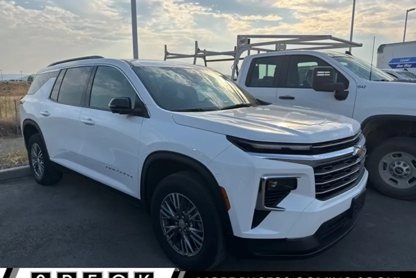 2024 Chevrolet Traverse 2LT photo 1