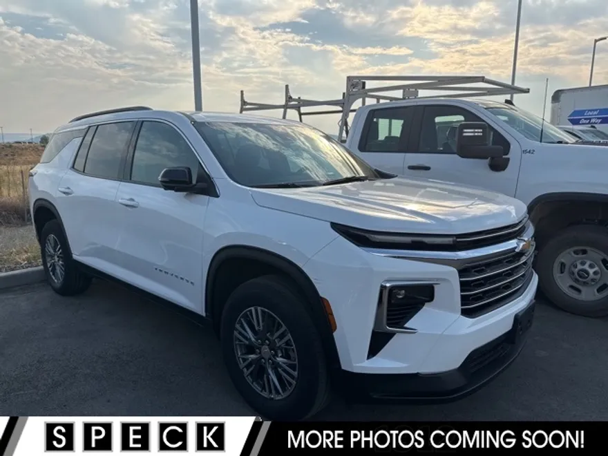 2024 Chevrolet Traverse 2LT photo 1