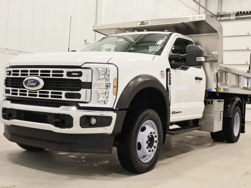 2024 Ford F-550 photo 1