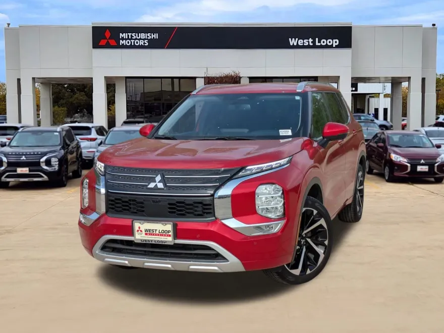2024 Mitsubishi Outlander SEL photo 1