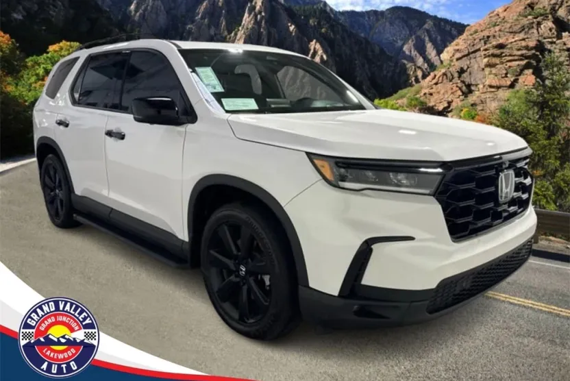 2025 Honda Pilot Black Edition photo 1