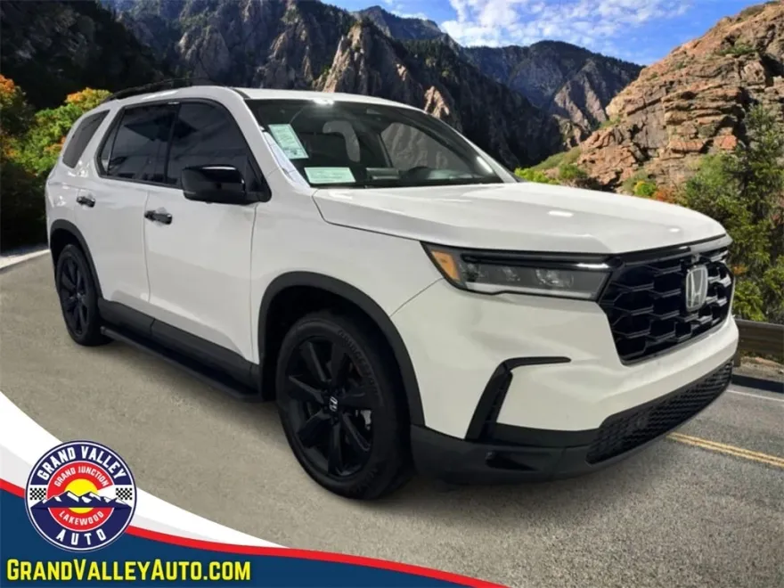 2025 Honda Pilot Black Edition photo 1