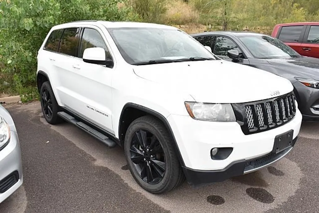 2013 Jeep Grand Cherokee Laredo photo 1