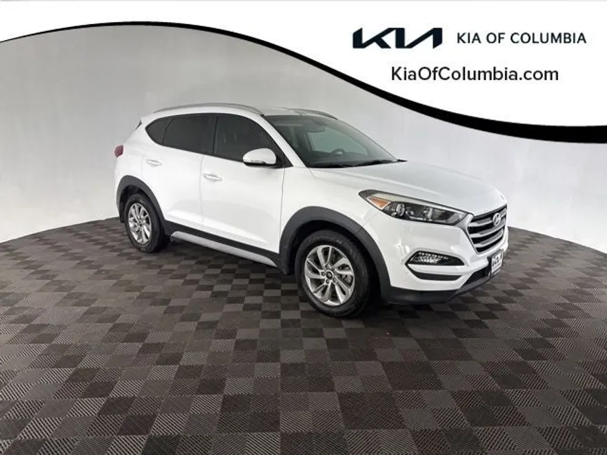 2017 Hyundai Tucson SE Plus photo 1