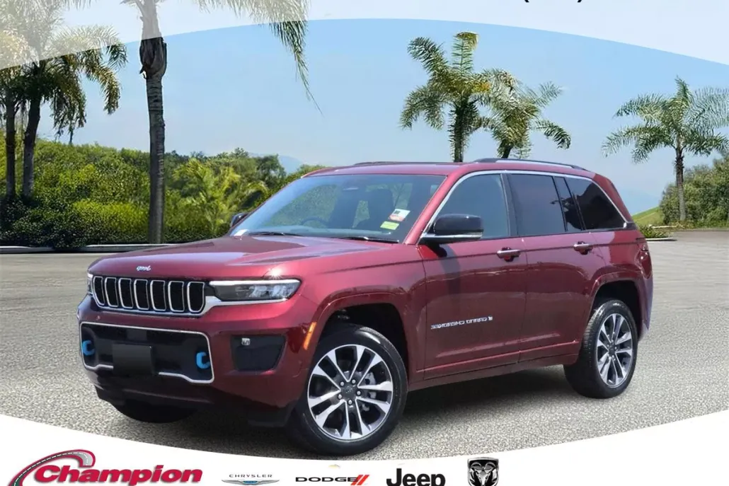 2023 Jeep Cherokee 4xe Overland photo 1