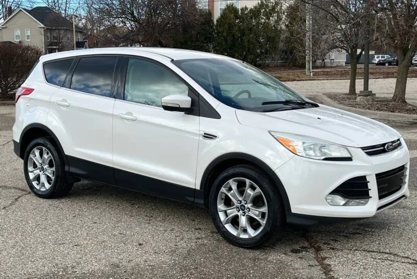 2013 Ford Escape SEL photo 1