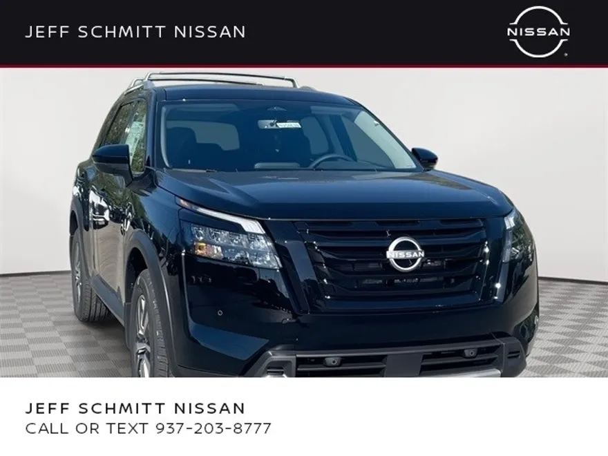2025 Nissan Pathfinder SL photo 1