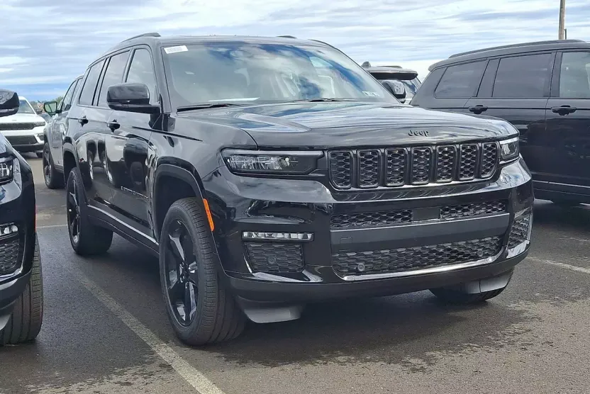 2025 Jeep Grand Cherokee Limited photo 1
