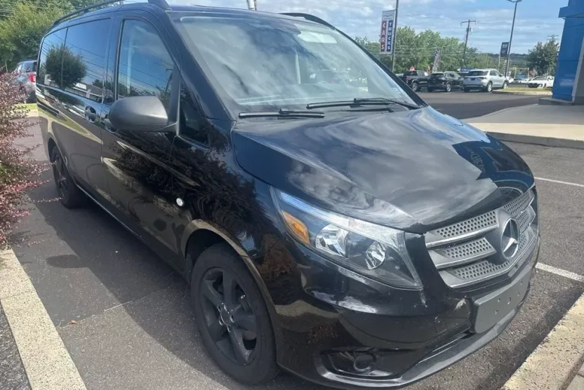 2018 Mercedes Benz Metris Passenger photo 1