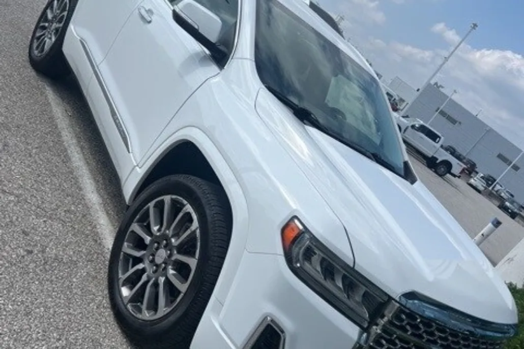 2022 Gmc Acadia Denali photo 1
