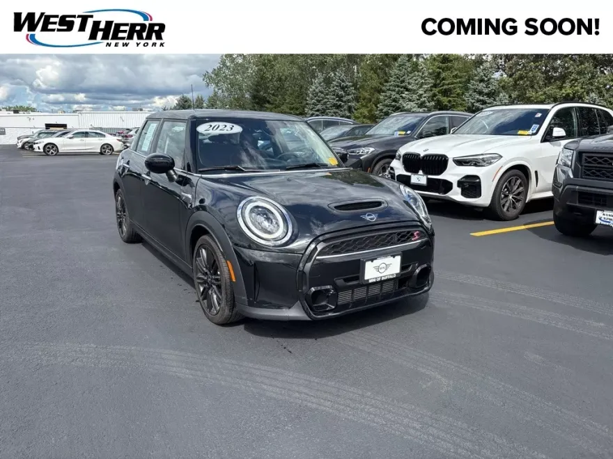 2023 Mini Cooper 4 Door Hardtop S photo 1
