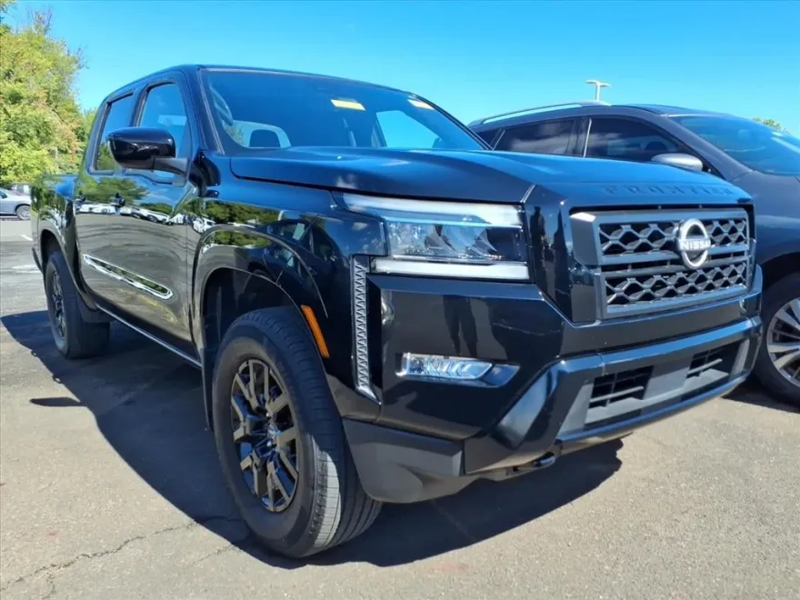 2023 Nissan Frontier SV photo 1