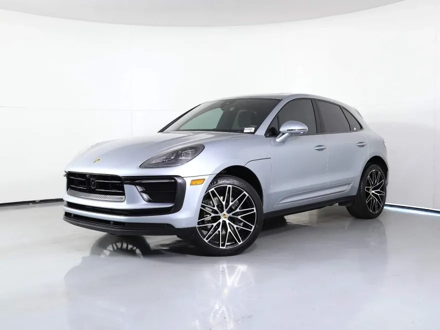2024 Porsche Macan T photo 1