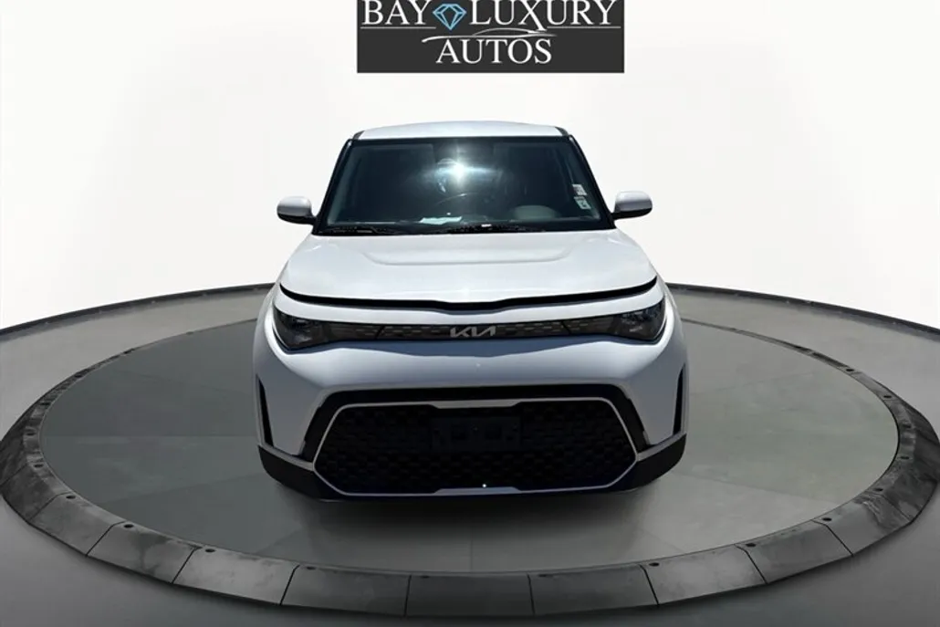 2023 Kia Soul LX photo 1