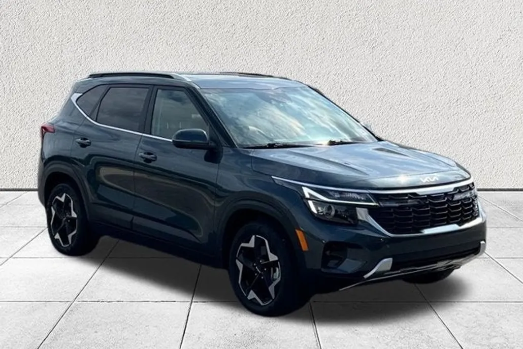 2024 Kia Seltos EX photo 1