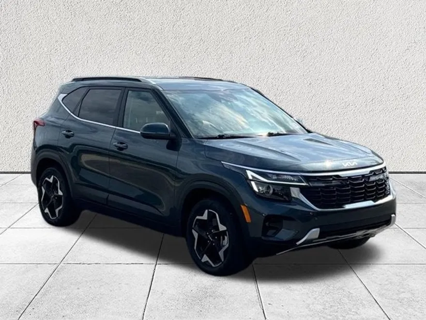 2024 Kia Seltos EX photo 1