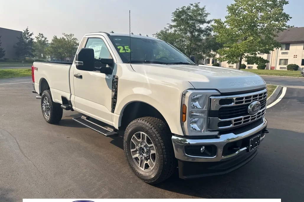 2025 Ford F-250 XLT photo 1