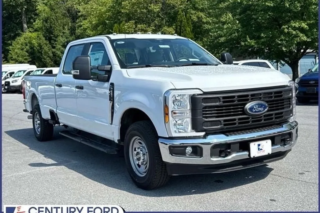 2025 Ford F-250 photo 1