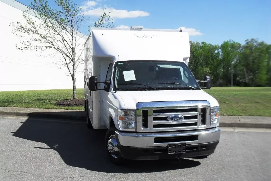 2025 Ford E-450 photo 1