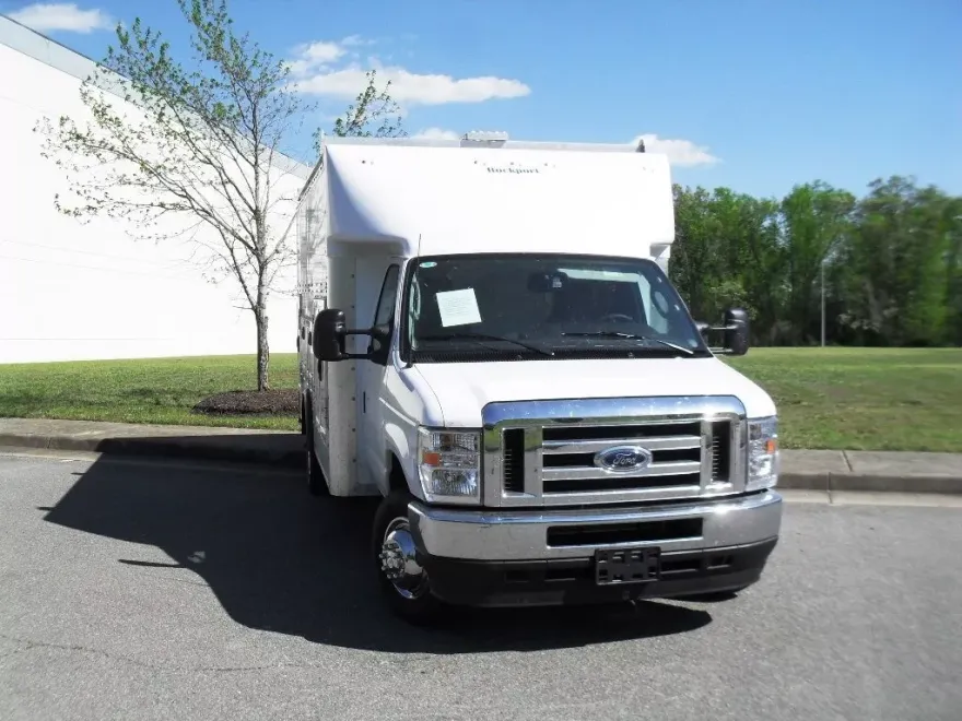 2025 Ford E-450 photo 1