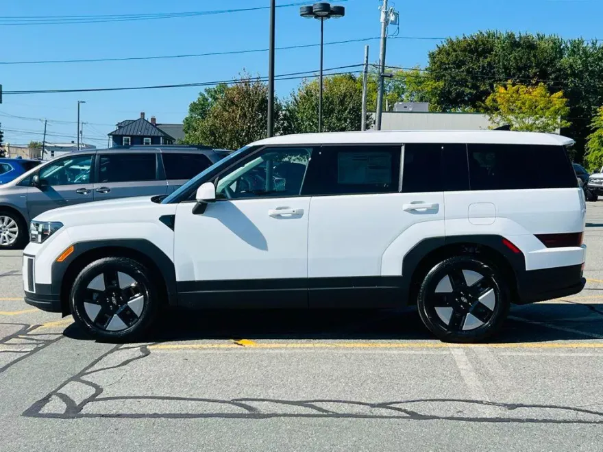 2026 Hyundai Santa Fe SE photo 1