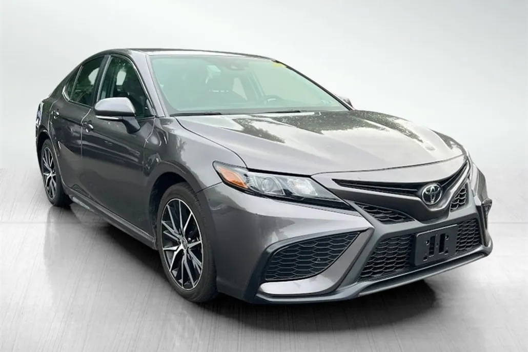 2023 Toyota Camry SE photo 1