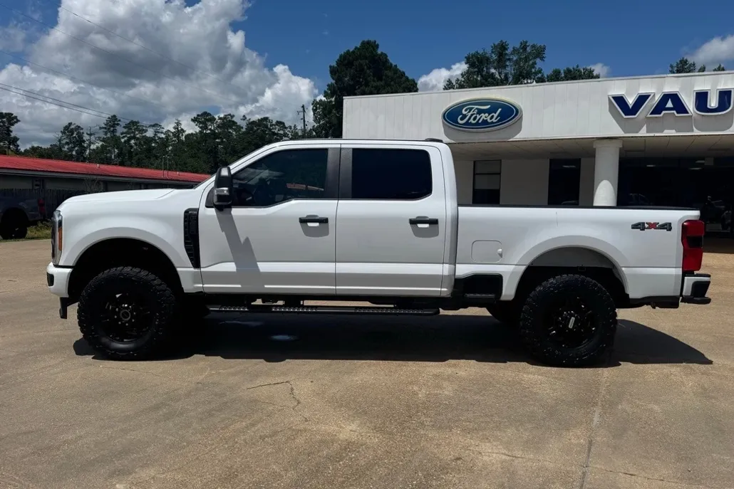2024 Ford F-250 XL photo 1