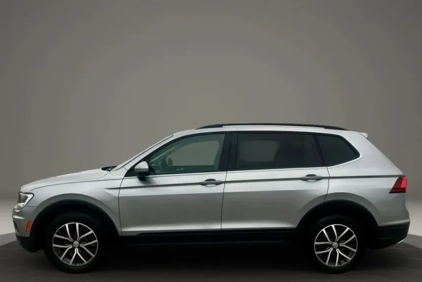 2021 Volkswagen Tiguan Sport photo 1