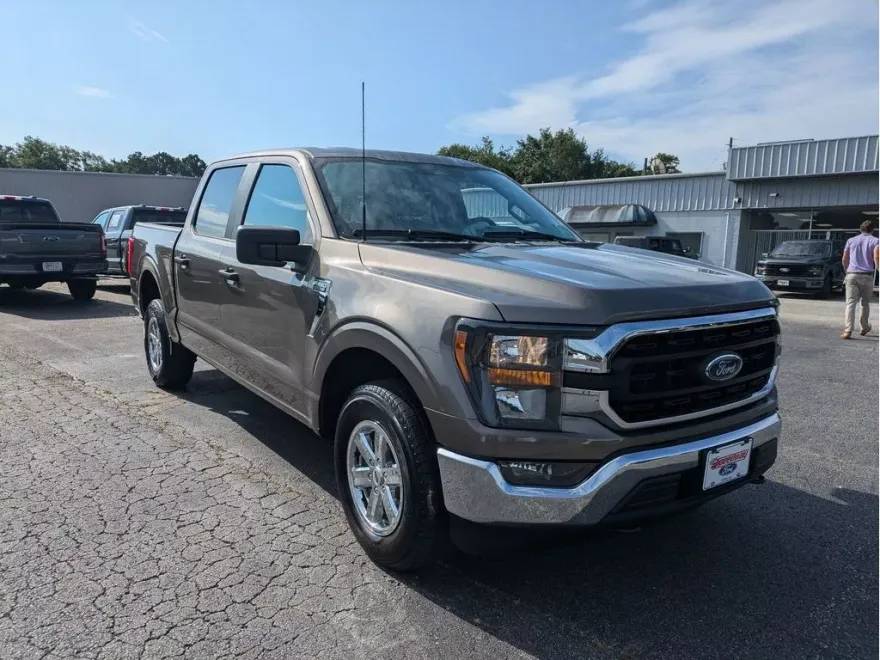 2023 Ford F-150 XLT photo 1