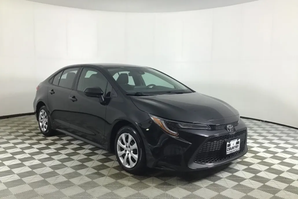 2022 Toyota Corolla LE photo 1