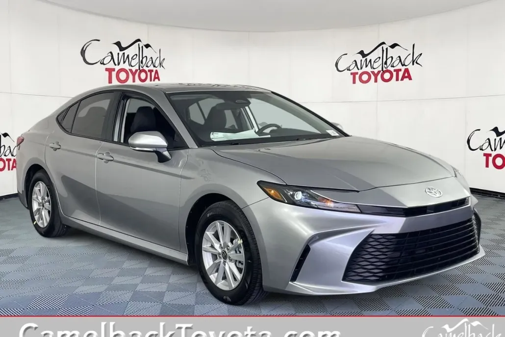 2026 Toyota Camry LE photo 1