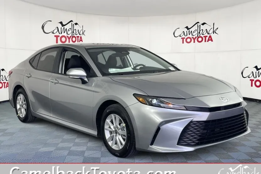 2026 Toyota Camry LE photo 1