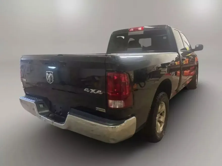 2016 Ram 1500 SLT photo 1