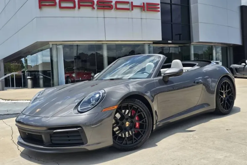 2022 Porsche 911 GTS Cabriolet photo 1