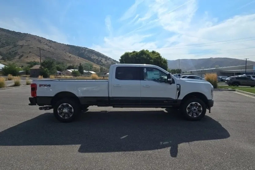 2025 Ford F-350 King Ranch photo 1