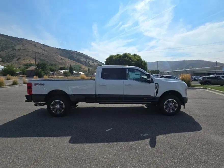 2025 Ford F-350 King Ranch photo 1