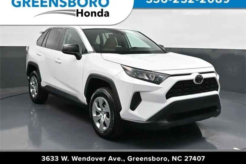 2022 Toyota RAV4 LE photo 1