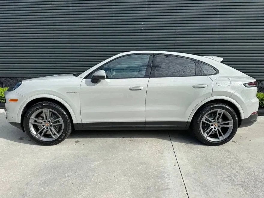 2026 Porsche Cayenne E-Hybrid Coupe photo 1