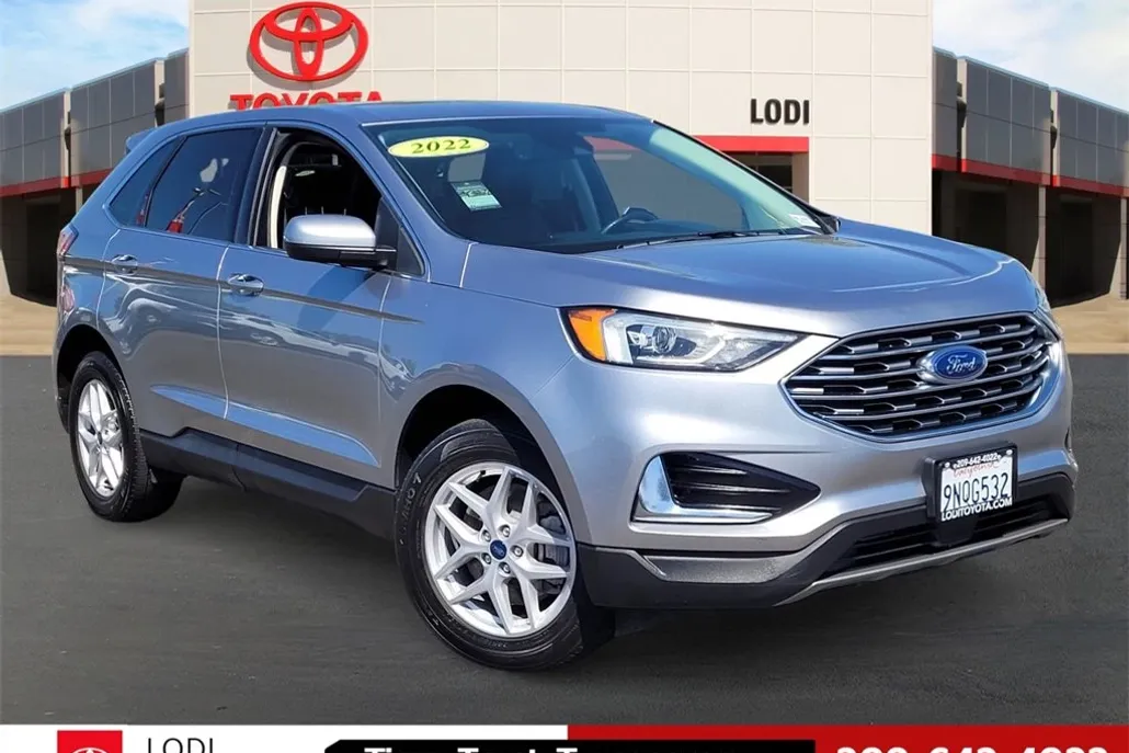 2022 Ford Edge SEL photo 1