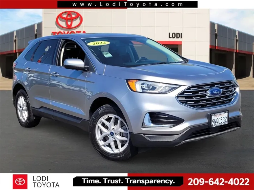 2022 Ford Edge SEL photo 1