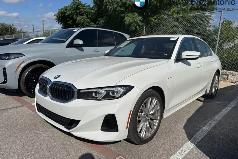 2024 Bmw 330e photo 1