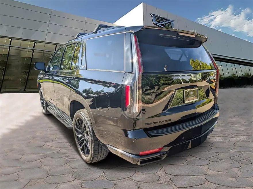 2024 Cadillac Escalade Sport photo 1