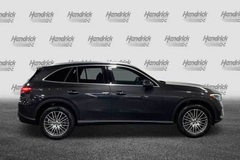 2026 Mercedes Benz GLC 300 photo 1